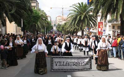 Viene a vedere le immagini della giornata trascorsa a Sassari con il gruppo folk "Biddobrana"